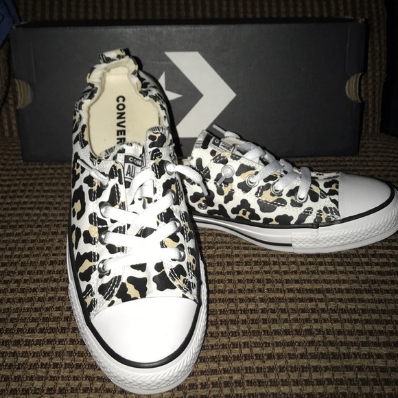 converse shoreline leopard